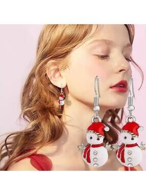New Super Cute Enamel Snowman ⛄️ Dangle Rhinestone Earrings 

Perfect Gift